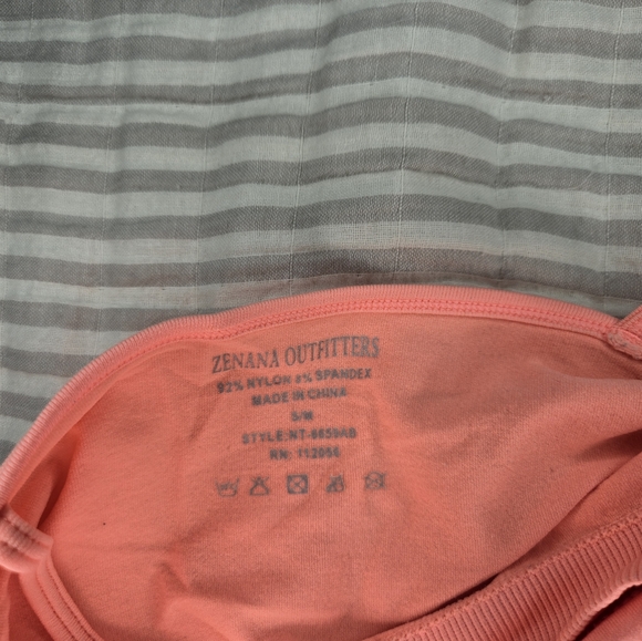 ZENANA OUTFITTERS sports bra PADDED S/M - Picture 3 of 3